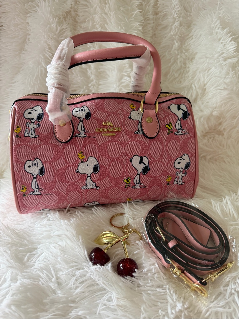 Fashion bag!!Pink Snoopy Print Satchel Bag with Crossbody Strap & Cherry Charm - Picture 4 of 12